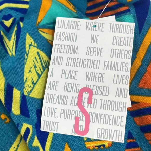 LuLaRoe Classic Tshirt Womens Small Geometric Print Short Sleeve New - Picture 9 of 9